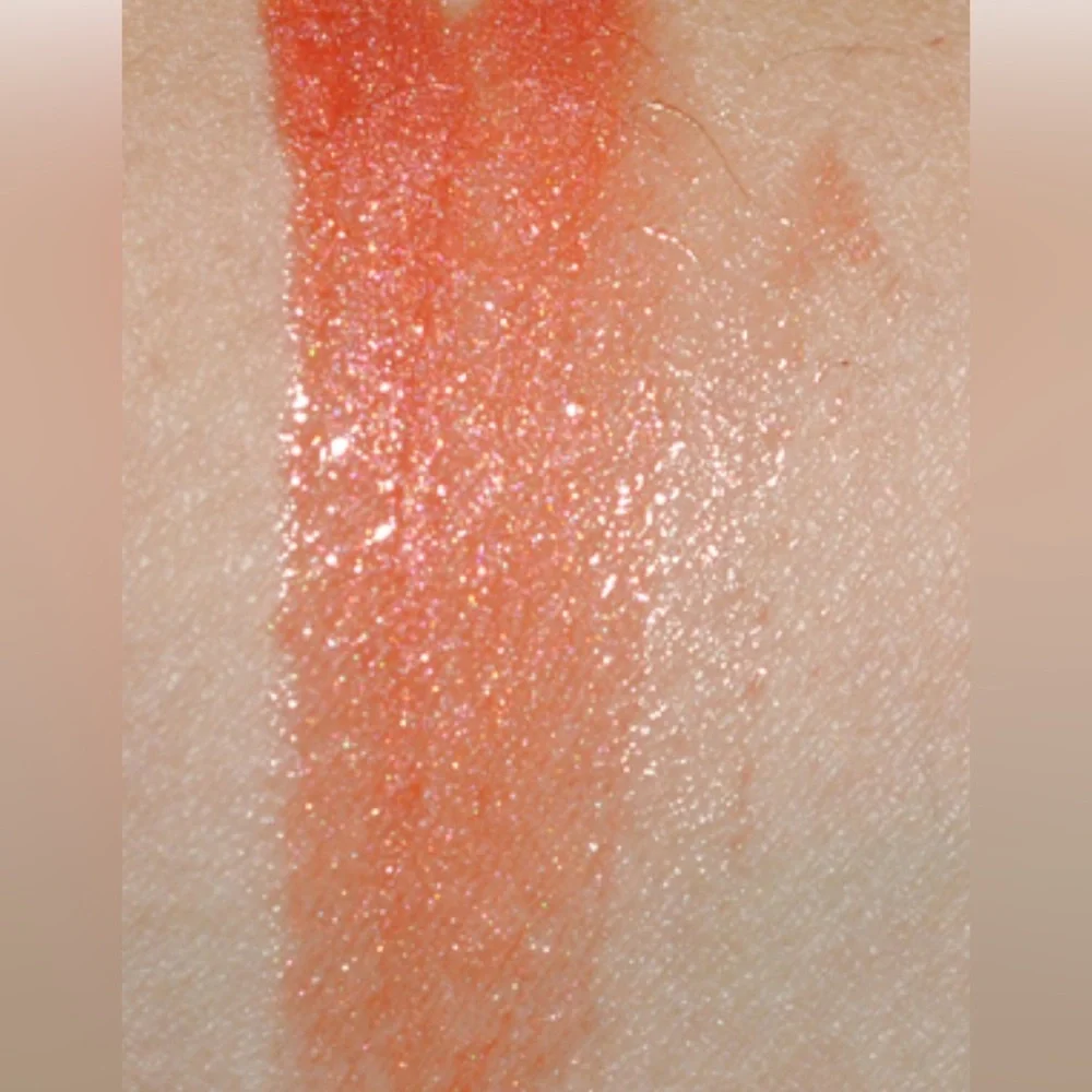 MAC LIGHT THAT FIRE! LIPGLASS. NEW IN BOX. LIMITED EDITION.